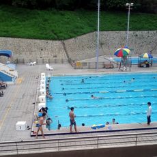 Lei Cheng Uk Swimming Pool