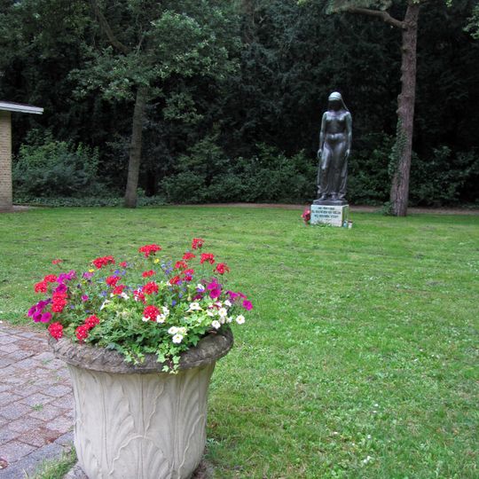 Monument op begraafplaats ‘Westerveld’