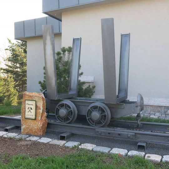 Pomník první zmínky o Cínovci