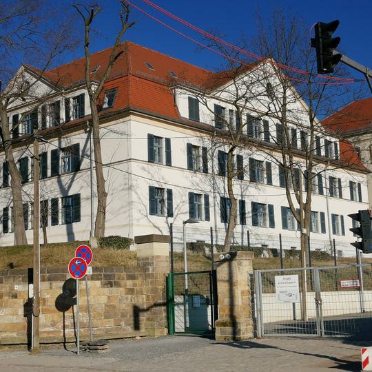 Marienallee 14, Bucherhaus