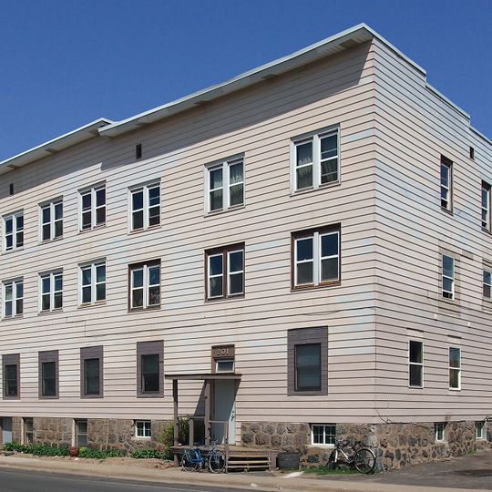 Jukola Boardinghouse