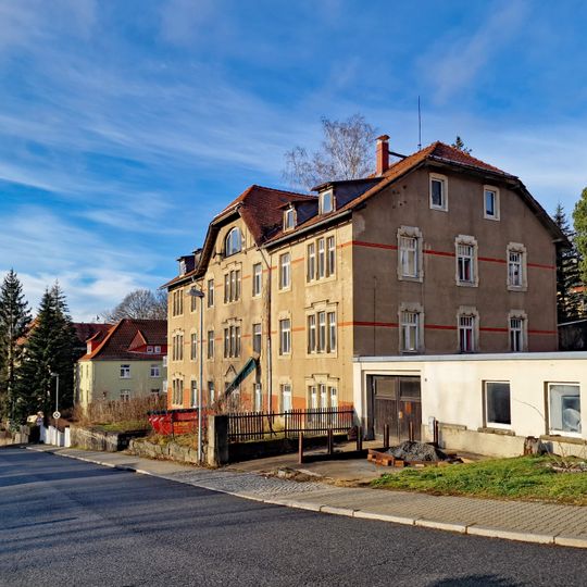 Frei stehendes Mietshaus Kapellenweg 7