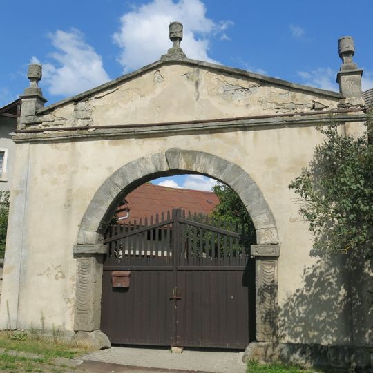 Brána usedlosti čp. 44