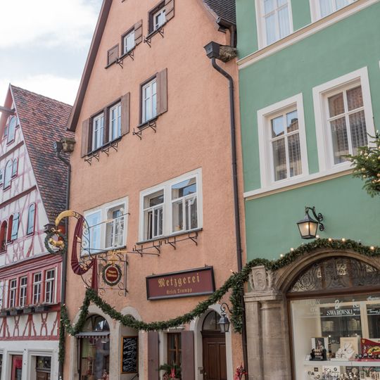 Wohn- und Geschäftshaus