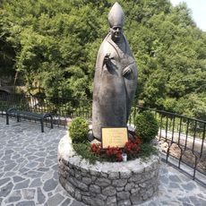 Statua
