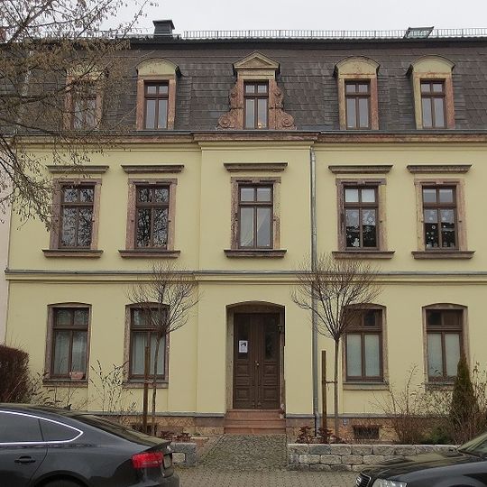 Mietshaus in halboffener Bebauung Rößlerstraße 10