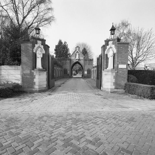 Complex Koningsoord: kloostergebouw