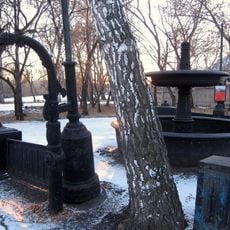 Фонтан у «Белого дома», перенсен с предзаводской площади (Кыштым)