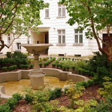 Fontanna na dziedzińcu