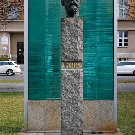 Busta Bedřicha Smetany na Smetanově náměstí  v Pardubicích
