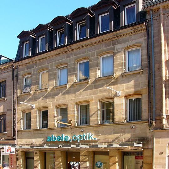 Wohn- und Geschäftshaus