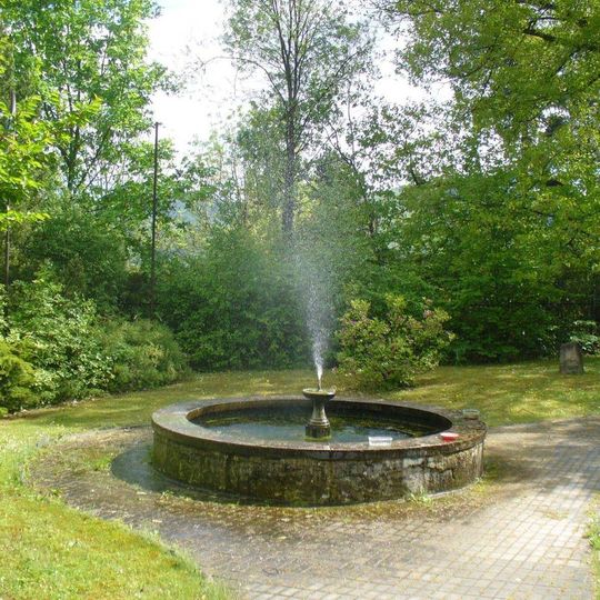 Kašna v parku u inspekce životního prostředí v Krásném Březně