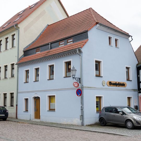 Wohnhaus in geschlossener Bebauung mit Hinterhaus Brauhofstraße 7