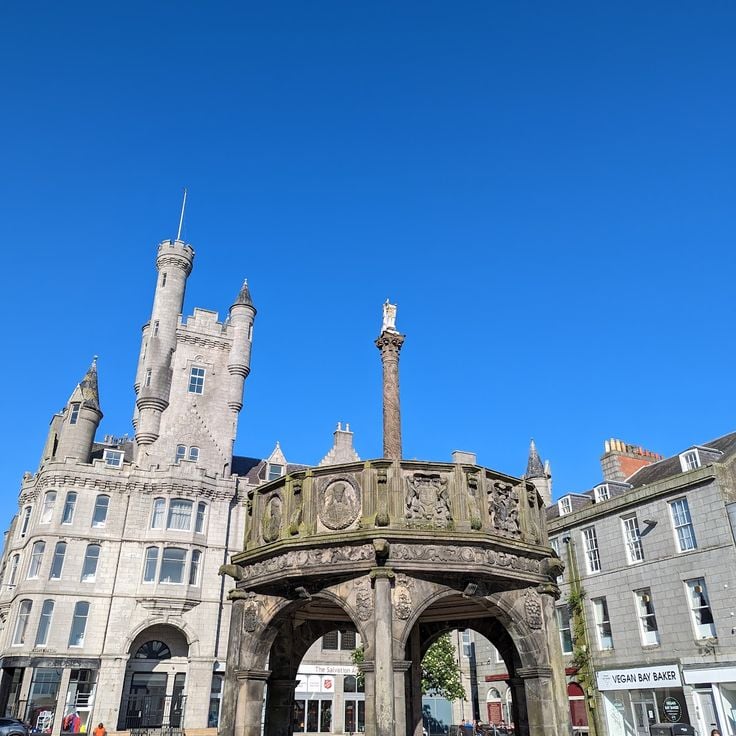 Mercat Cross