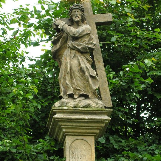 Columns of pilgrimage avenue in Samotišky
