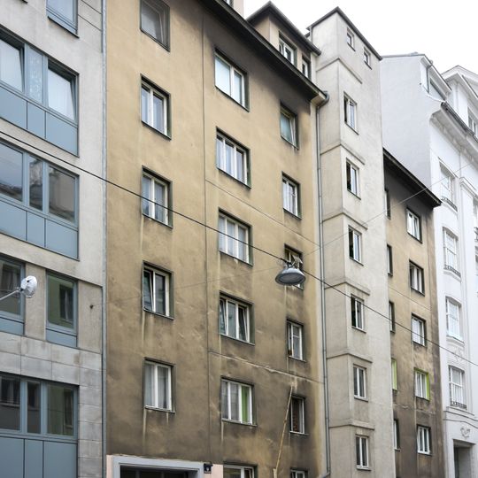 Wohnhausanlage Theresianumgasse 9