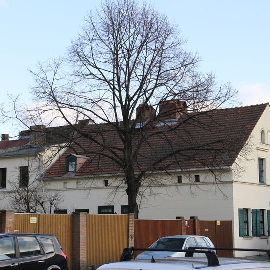 Wohnhaus & Nebengebäude Richardstraße 81
