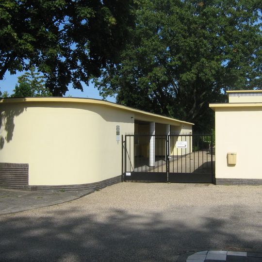 Noorderbegraafplaats: dienstvleugel