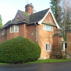 Lodge To Market Lavington Manor House