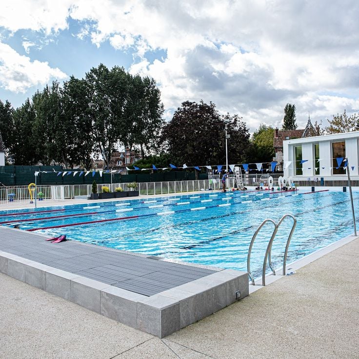 Grand Jardin Aquatic Center