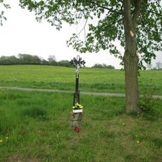 Kříž jižně od Pečetína