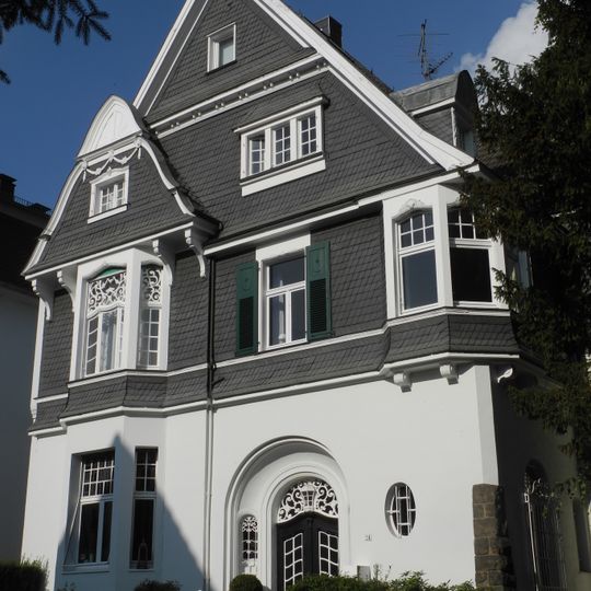 Kirschbaumstraße 24