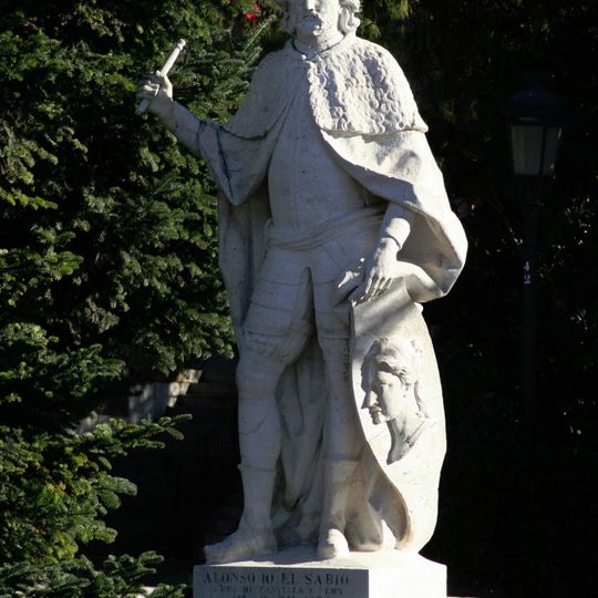 Statue of Alfonso X of Castile in Sabatini Gardens