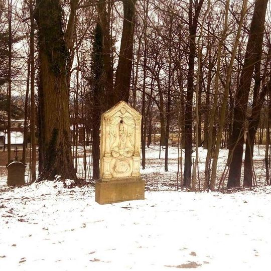 Pomník u křížové cesty v Jindřichově Hradci