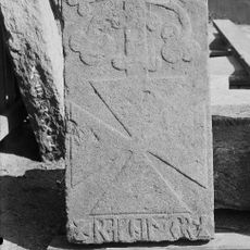 Västergötlands runinskrifter 142