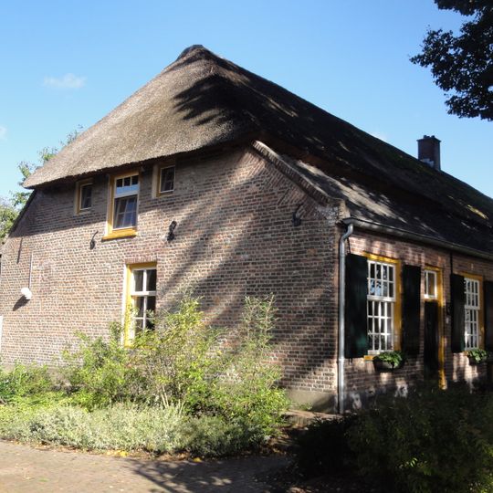 Sint Oedenrodenseweg 15, Best