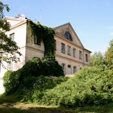 Saimniecības ēkas (2)