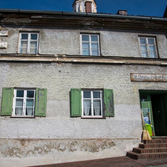 Wohn- und Geschäftshaus