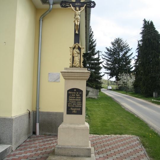 Kříž u kaple sv. Cyrila a Metoděje v Lesním Jakubově