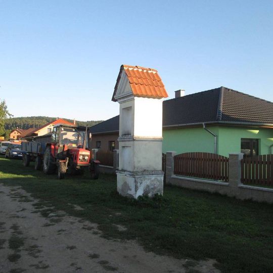 Kaplička na křížové cestě u Načeradce - 1. zastavení