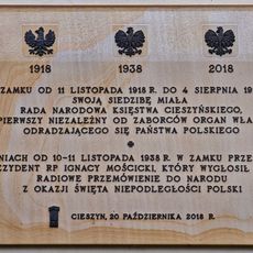 W ZAMKU OD 11 LISTOPADA 1918 R. DO 4 SIERPNIA 1920 R. SWOJĄ SIEDZIBĄ MIAŁA RADA NARODOWA KSIĘSTWA CIESZYŃSKIEGO,