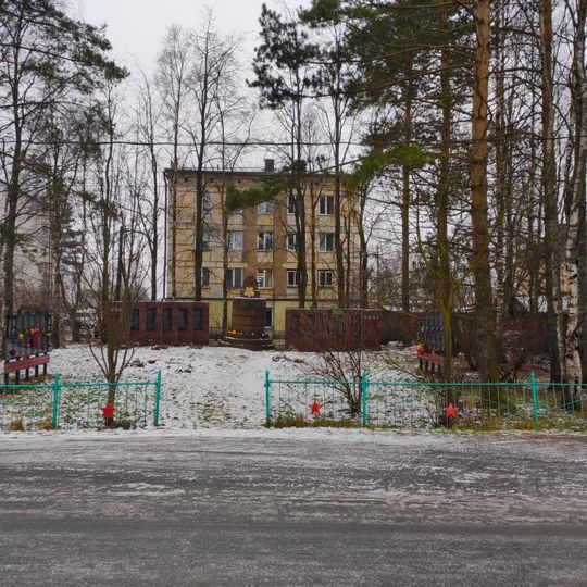 Братская могила советских воинов, погибших в борьбе с фашистскими захватчиками