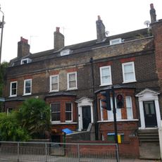 100-104, Greenwich High Road Se10