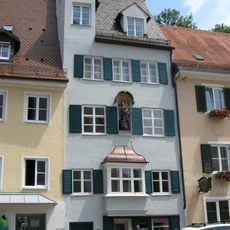 Wohn- und Geschäftshaus