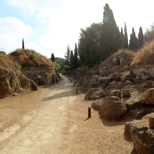 Etruskie nekropolie w Cerveteri i Tarkwinii
