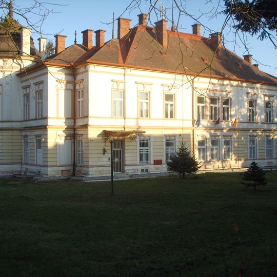 Zichyho kaštieľ, škola, učňovka, kaštieľ