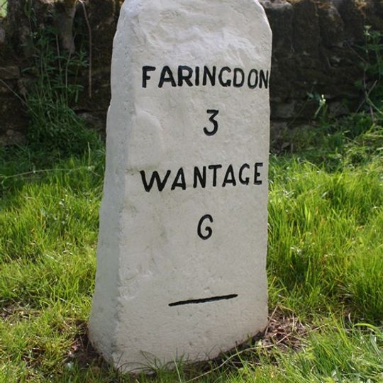 Milestone, Faringdon Road; E of Stanford Quarry