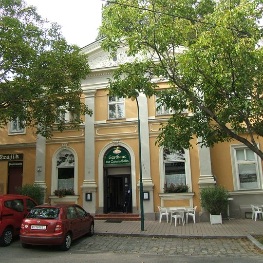 Gasthaus, ehem. Talstation der Zahnradbahn auf den Kahlenberg