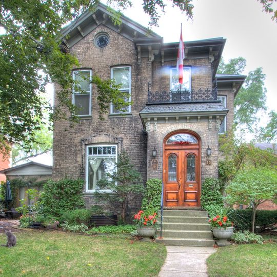 30 Lorne Crescent