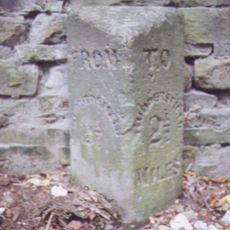 Milestone, Woodhead Road, S of Berry Brow