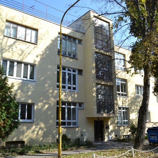 Masarykova kolónia bank. úrad. , dom bytový-sekcia V.