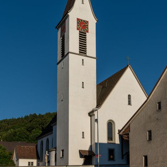 Römisch-katholische Pfarrkirche St. Agatha mit Pfarrhaus
