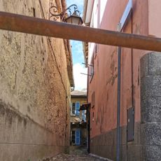 Bottiglie e pennelli