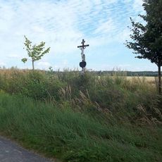 Kříž západně od Záluží u Budislavě