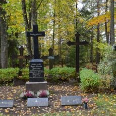 Iisaku cemetery