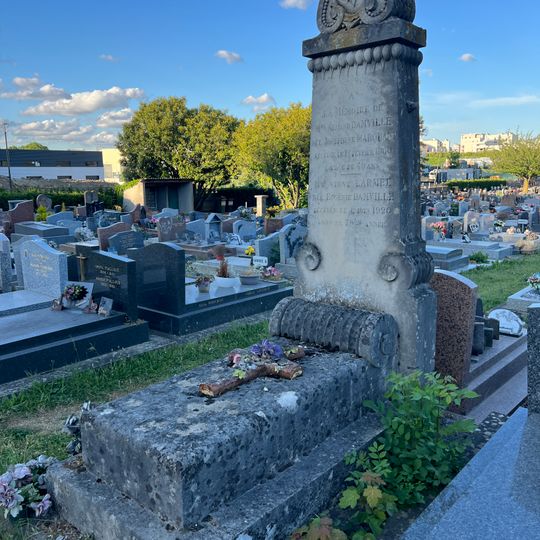 Tombeau de la famille Damville